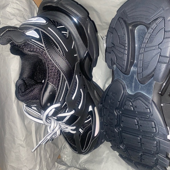 Balenciaga triple s runner size 38 - Picture 3 of 8